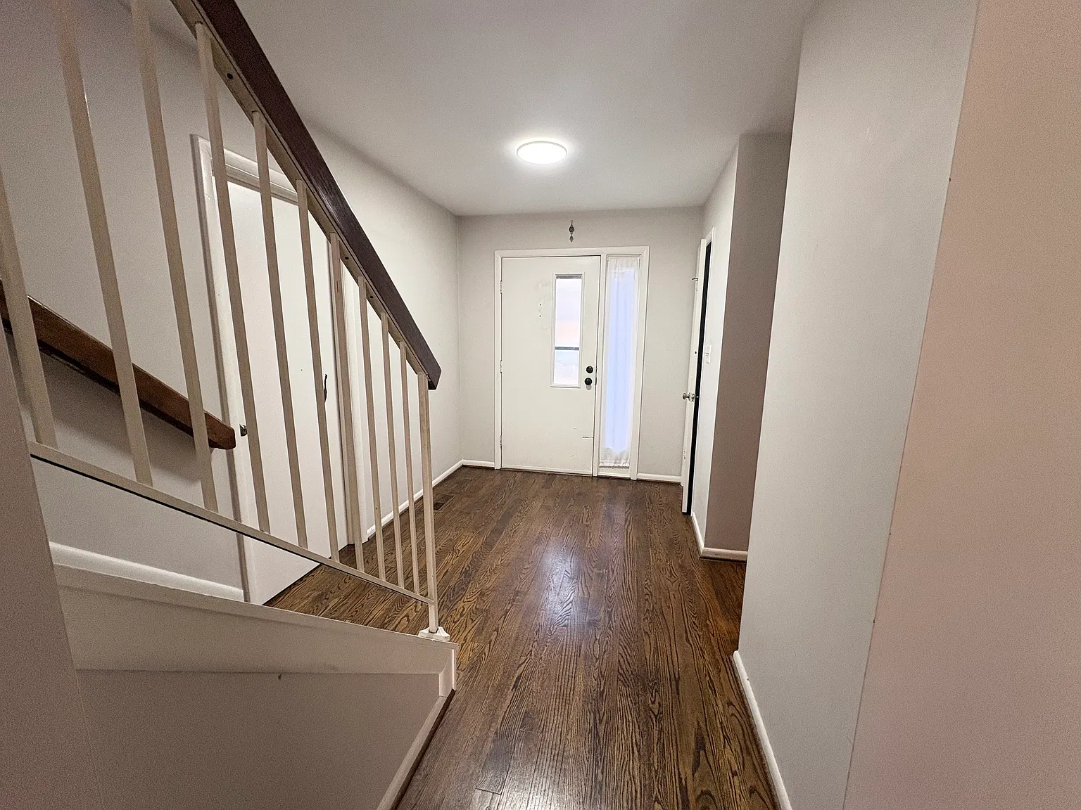 4 bed, 2.5 bath, 1813 sqft, $3,200 — Photo 3
