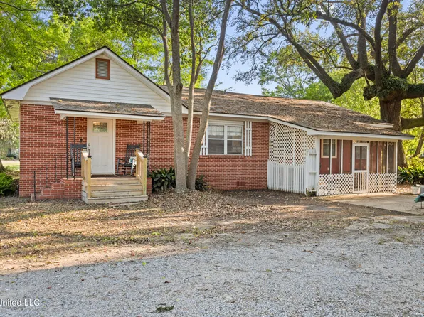805 Mantou St, Pascagoula, MS 39567