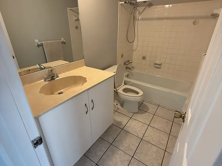 2604 Regatta Dr — Photo 13