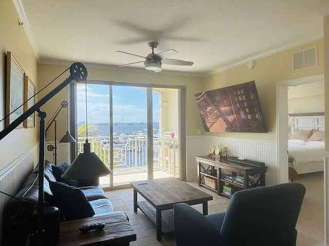 2 bed, 2.0 bath, 1082 sqft, $3,000 — Photo 3