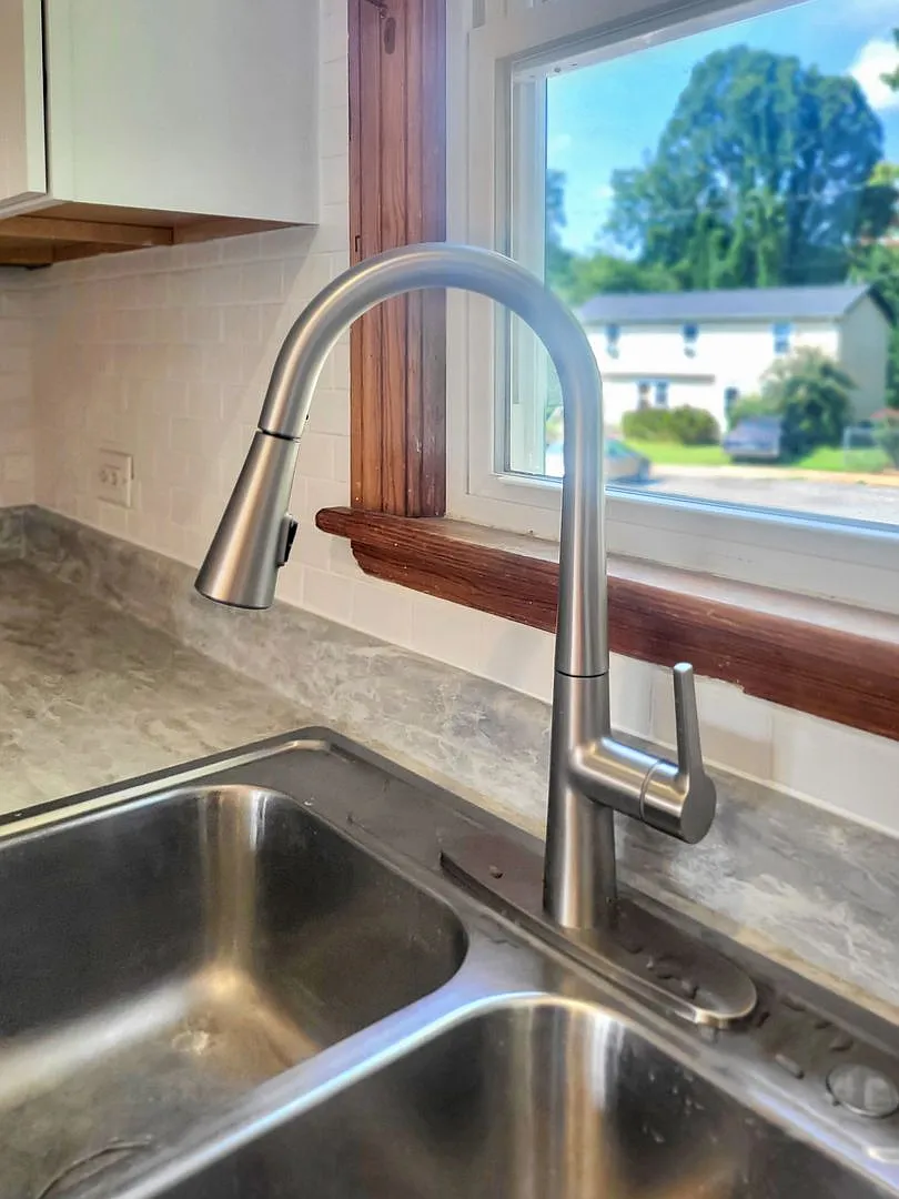 5 bedroom in Fifeville — Photo 4