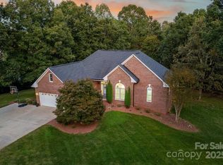 11 Greenway Dr, Granite Falls, NC 28630
