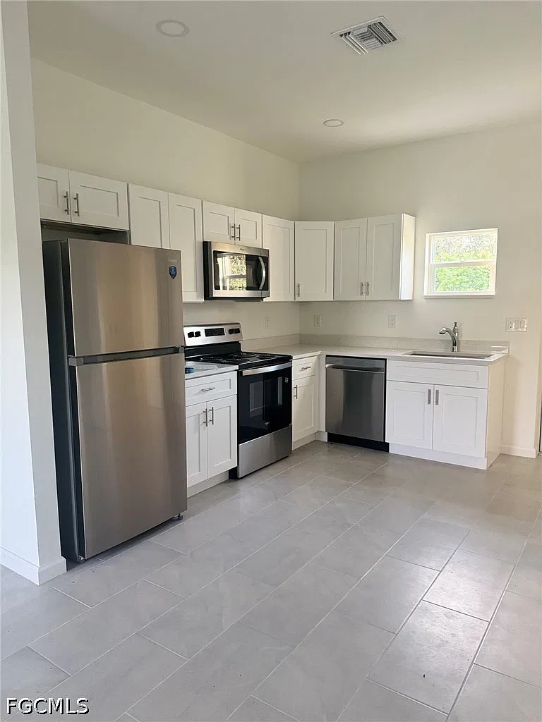2 bed, 1.0 bath, 777 sqft, $1,650 — Photo 4