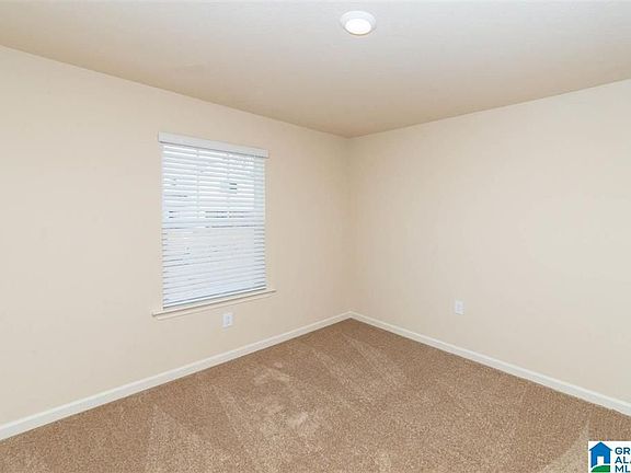 5th image of 420 Clover Cir