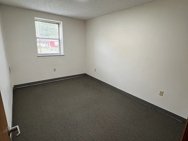 617 W Elm St #3 — Photo 6