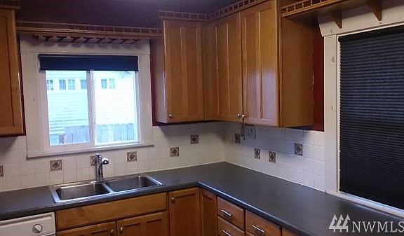 3rd image of 1013 Naval Ave