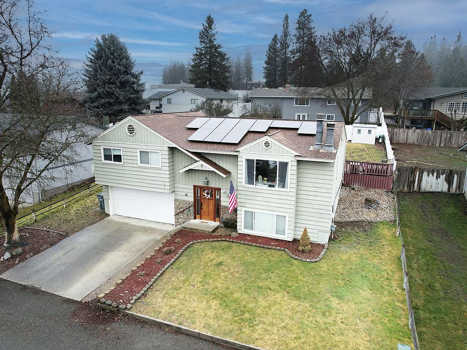 1st image of 1725 E Ivy Ave