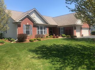 702 Breezy Point, Elgin, IL 60124