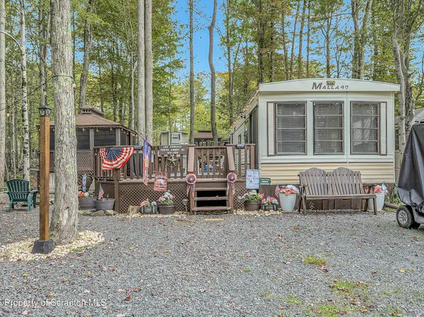 386 Ash Pl, Gouldsboro, PA 18424