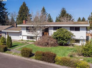 14125 SW Rochester Dr, Beaverton, OR 97008