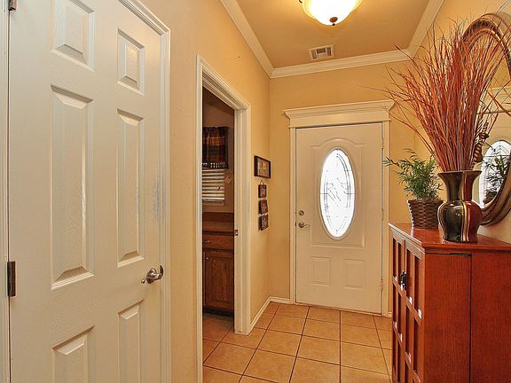 4th image of 608 Coyote Ct