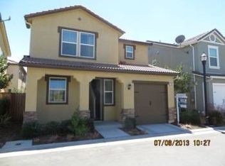 1555 N Strada Way, Clovis, CA 93619
