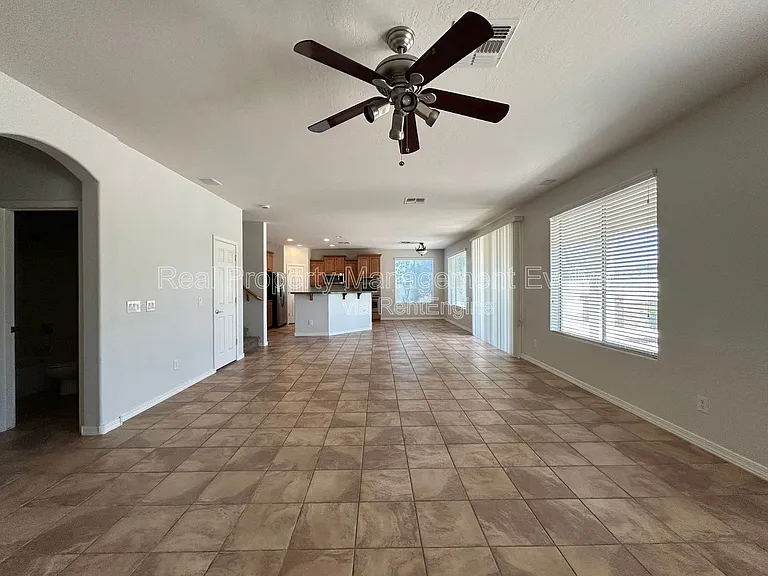 9707 S 45th Ave — Photo 24