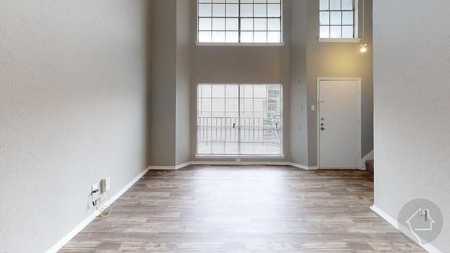 1st image of 1621 Oak Lawn Ave #215