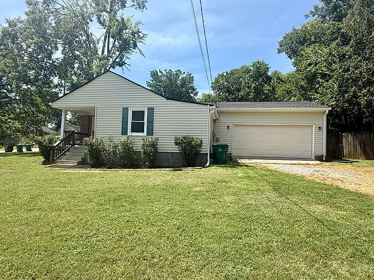 902 Gibson Dr — Photo 6