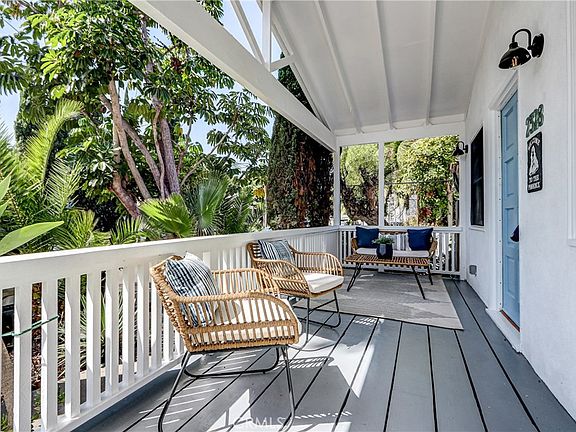 5th image of 2328 Beach Ave