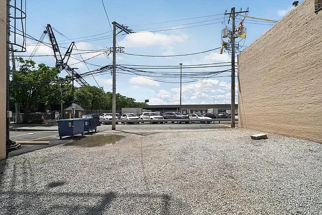 607 W Roosevelt Rd — Photo 54