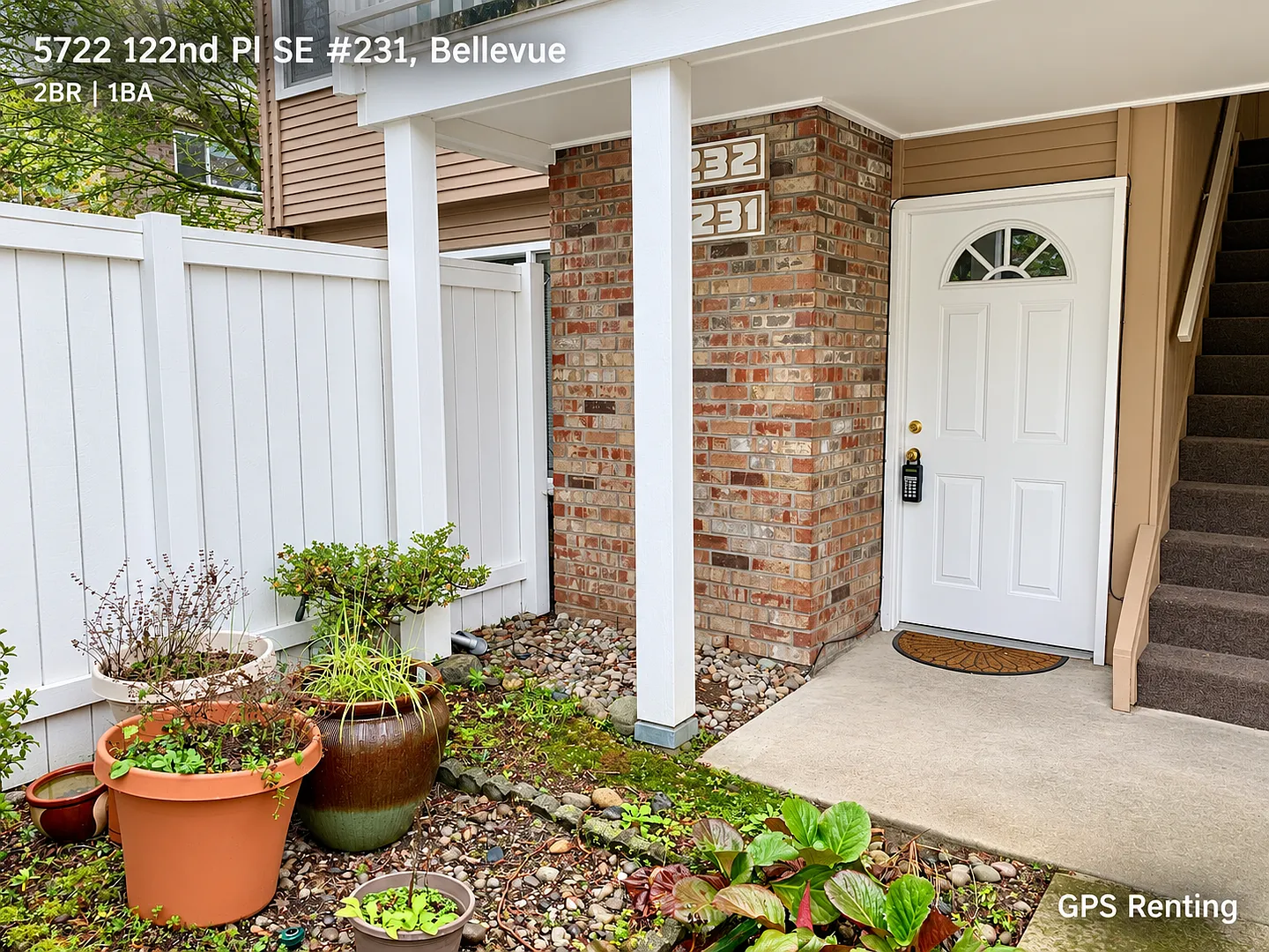 2-Bedroom, 1-Bathroom Condo in Newport Hills, Bellevue — Photo 2