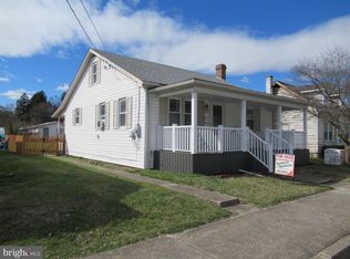303 Chestnut St, Mount Holly Springs, PA 17065
