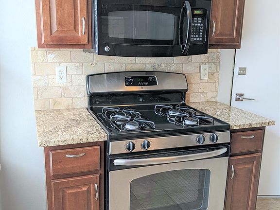 Gas Range, microwave