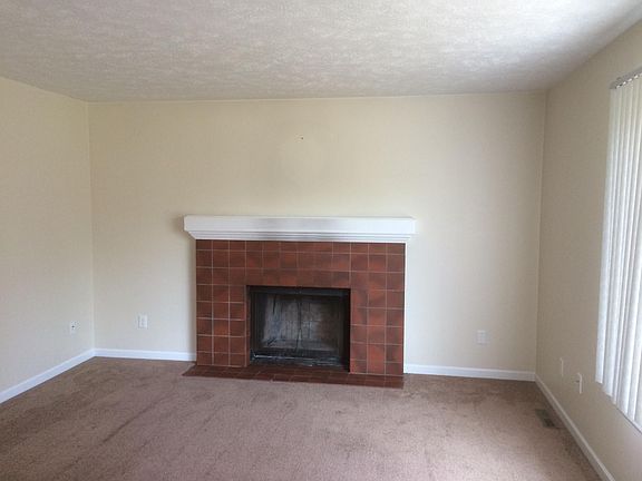 5th image of 143 Grand Manor Dr