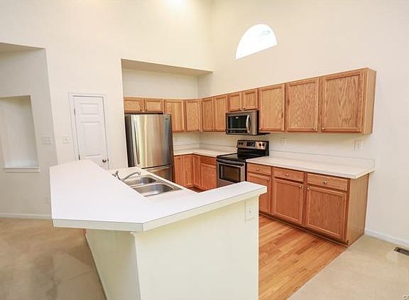 4th image of 5166 Glenbeigh Dr
