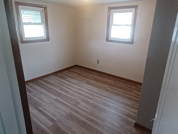 3rd image of 938 Allendale Ave