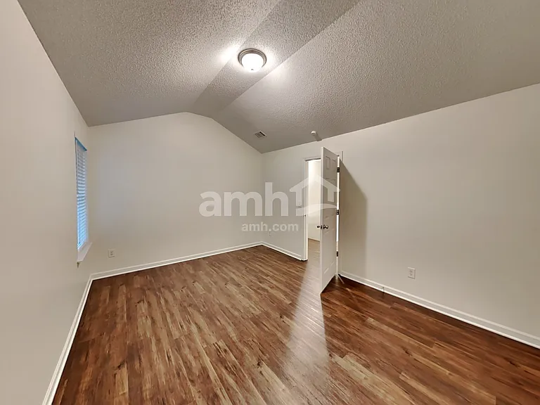 364 Hidden Creek Ln — Photo 13