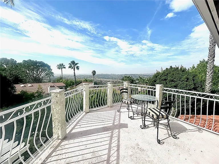 289 S Owens Dr — Photo 30