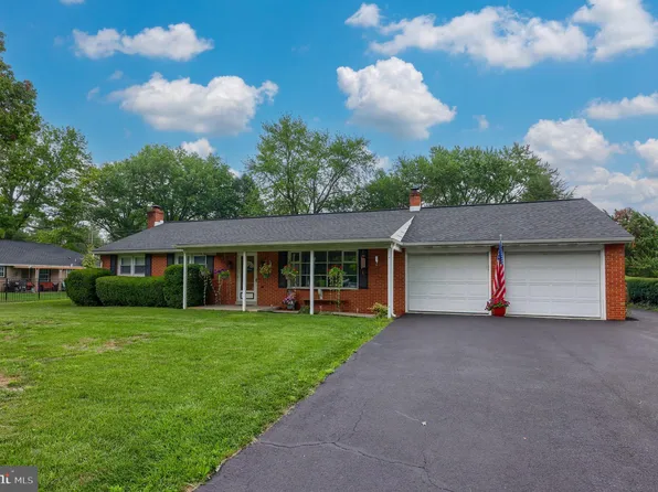 749 Furnace Hills Pike, Lititz, PA 17543