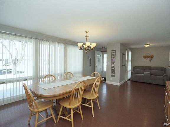 3rd image of 105 Idlewood Dr