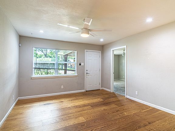5th image of 4447 Moler St