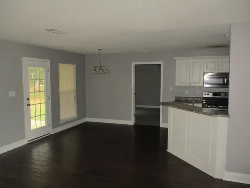 192 Robertson Dr Photo 1