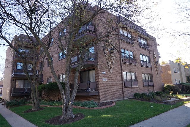 1st image of 6517 N California Ave APT 204