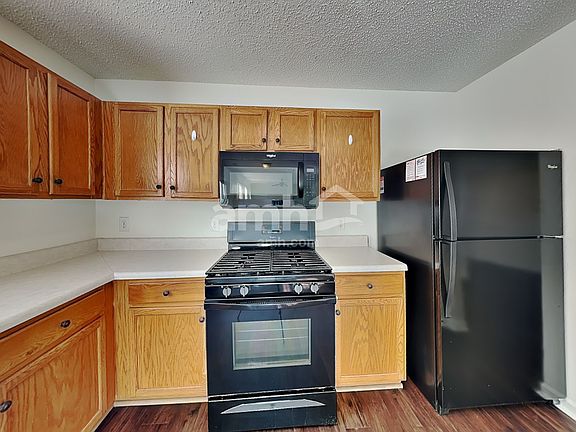 3rd image of 1003 Glen Hollow Dr