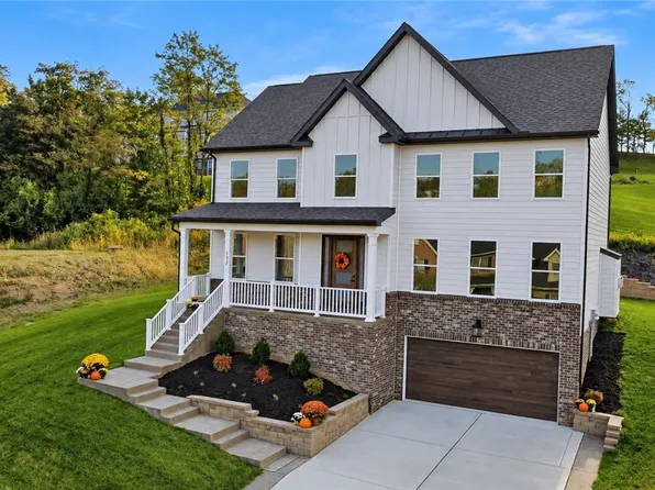 137 Morningstar Dr, Rostraver Township, PA 15012