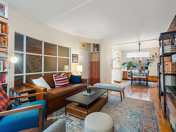 4th image of 49 Garden St #C