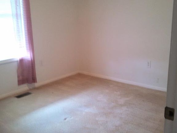 3rd image of 436 Washington Dr