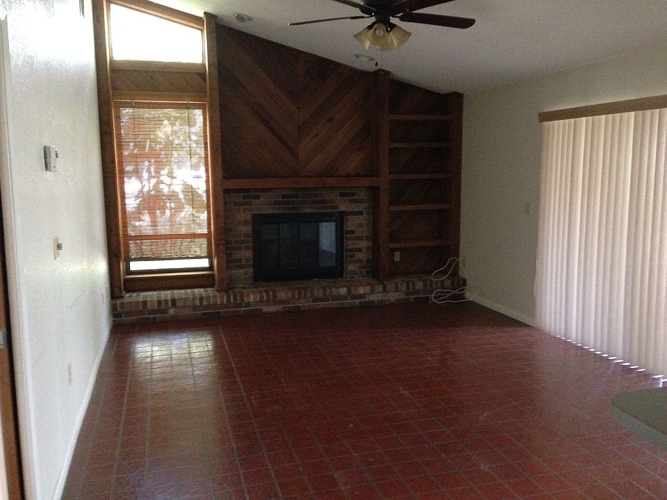 2nd image of 2042 Rainbow Farms Dr