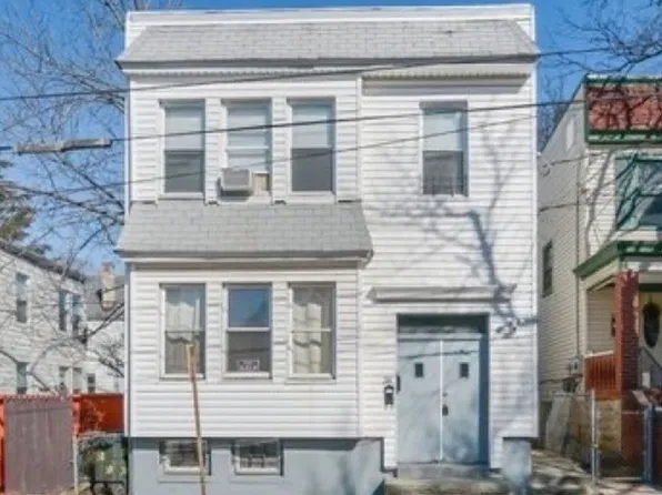 38 W Avon Ave #1, Irvington, NJ 07111
