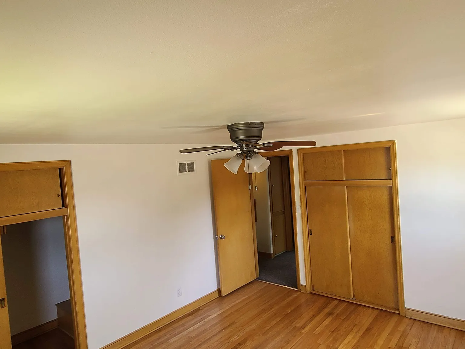 2 bed, 1000 sqft, $1,175 — Photo 3