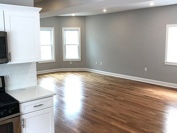 2nd image of 10 Henry St #2