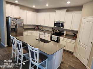 1318R Kendall Dr, Jacksonville, FL 32211