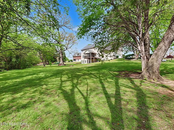 4th image of 1323 Stonehenge Dr