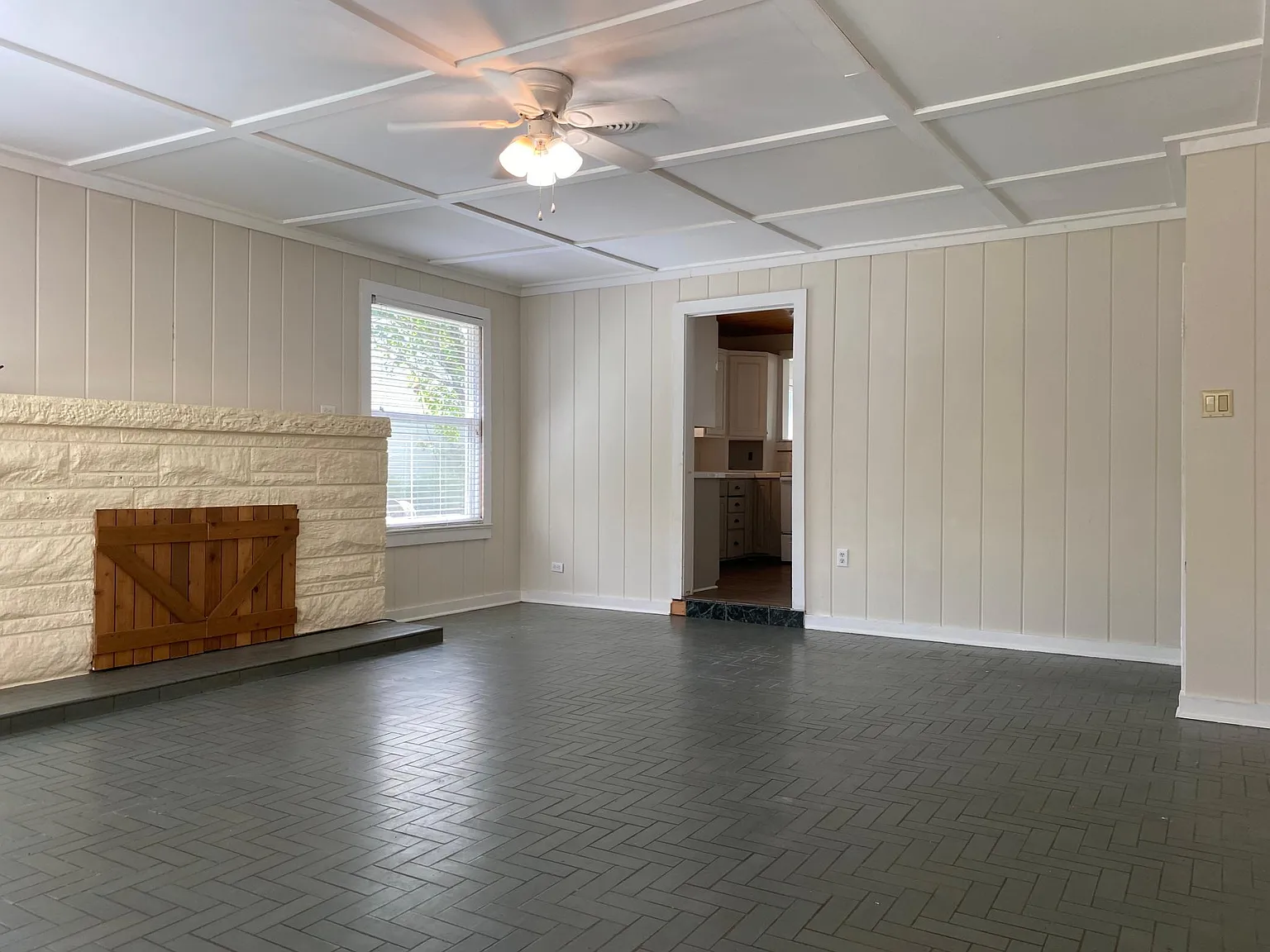 3 bed, 2089 sqft, $1,565 — Photo 3