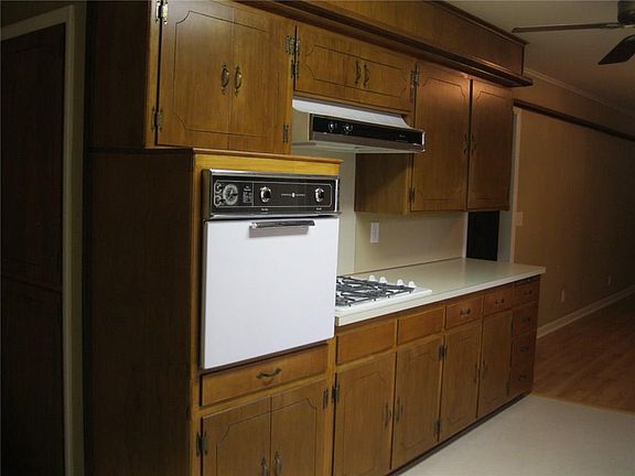 3rd image of 1833 N Woodland Ave