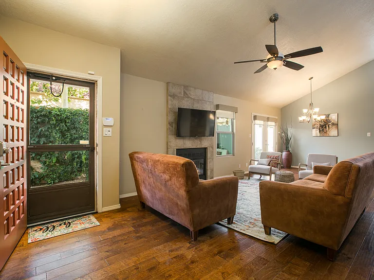 10916 Academy Ridge Rd NE — Photo 8