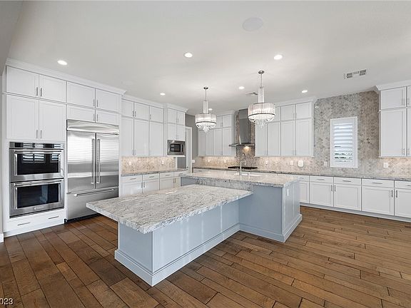 2nd image of 445 Bosco Di Fiore St