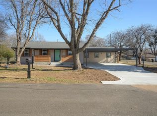 416 Betty Ln, Midwest City, OK 73110