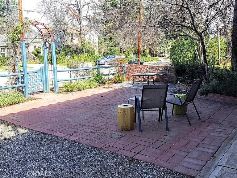 529 Walnut Ave #A — Photo 8